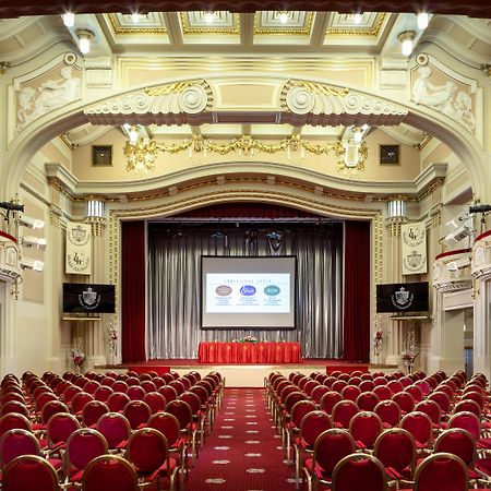 فندق أمباسادور زلاتا هوسا براغ المظهر الخارجي الصورة The main auditorium