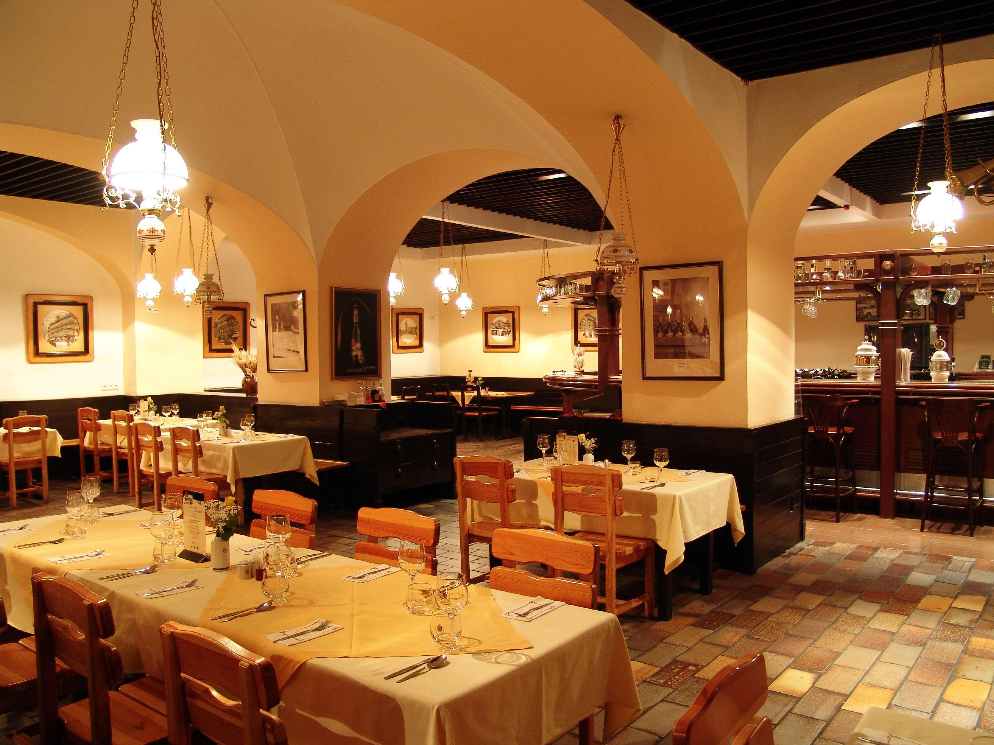 فندق أمباسادور زلاتا هوسا براغ المظهر الخارجي الصورة Restaurant interior