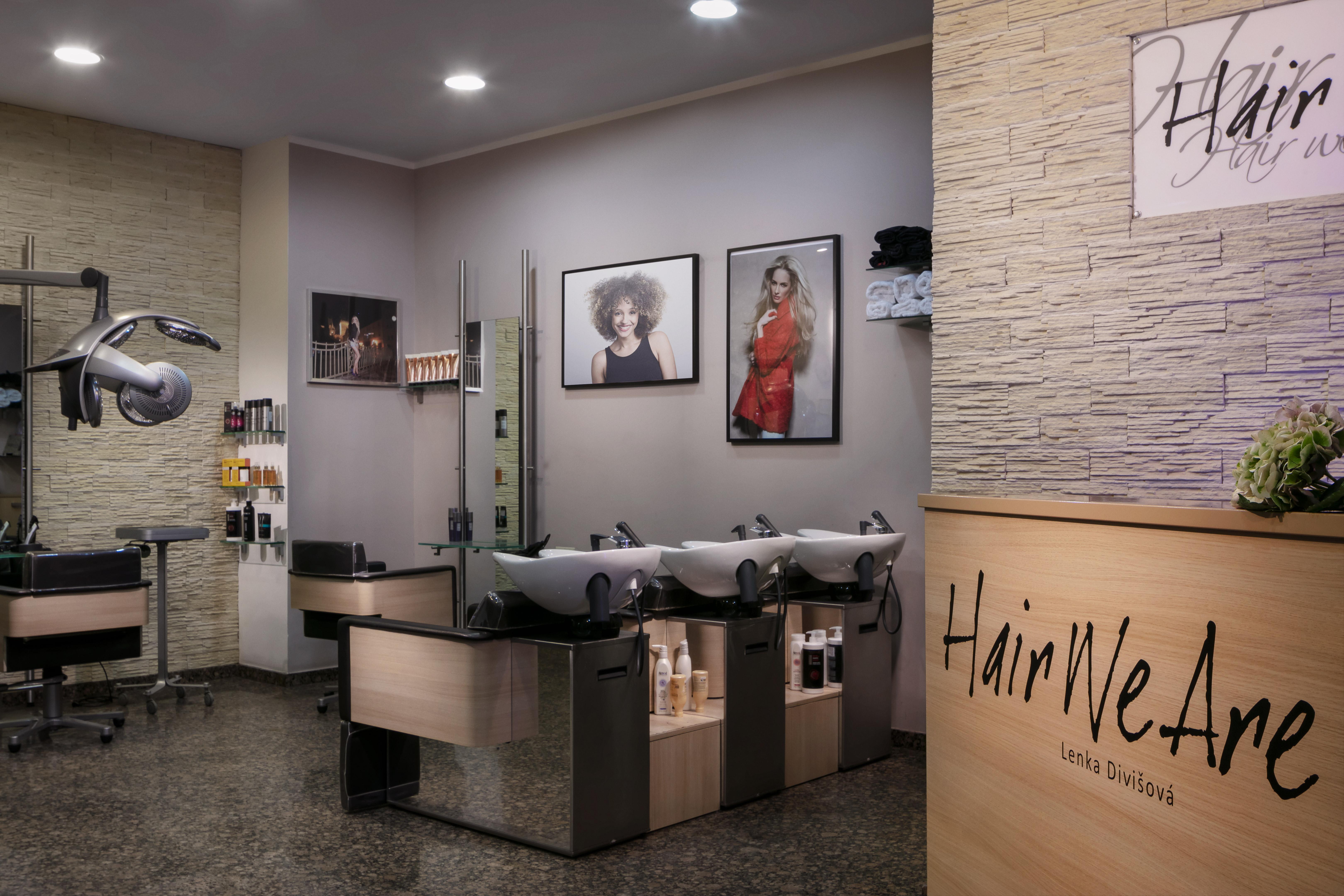 فندق أمباسادور زلاتا هوسا براغ المظهر الخارجي الصورة Hair salon in Germany