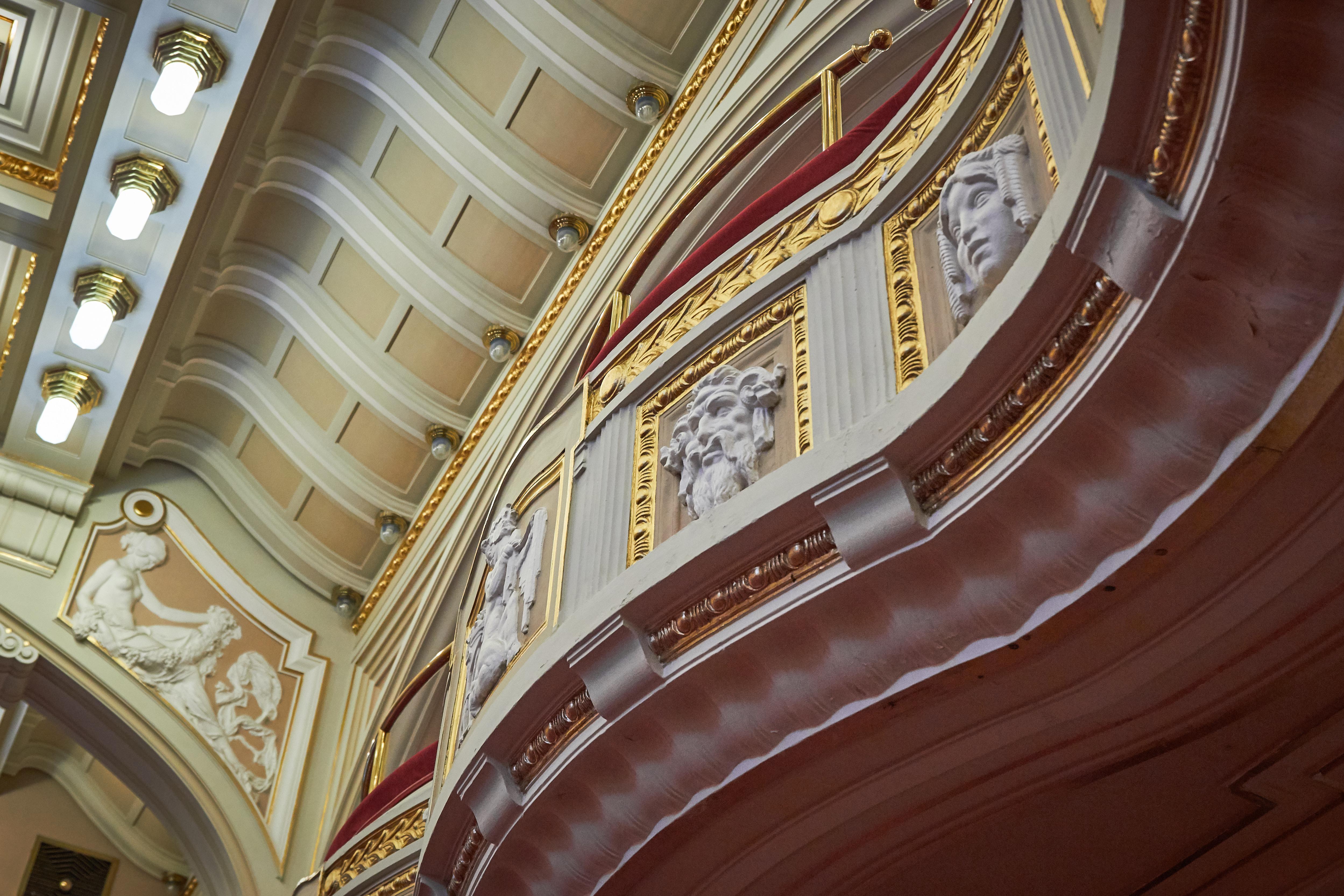 فندق أمباسادور زلاتا هوسا براغ المظهر الخارجي الصورة The staircase