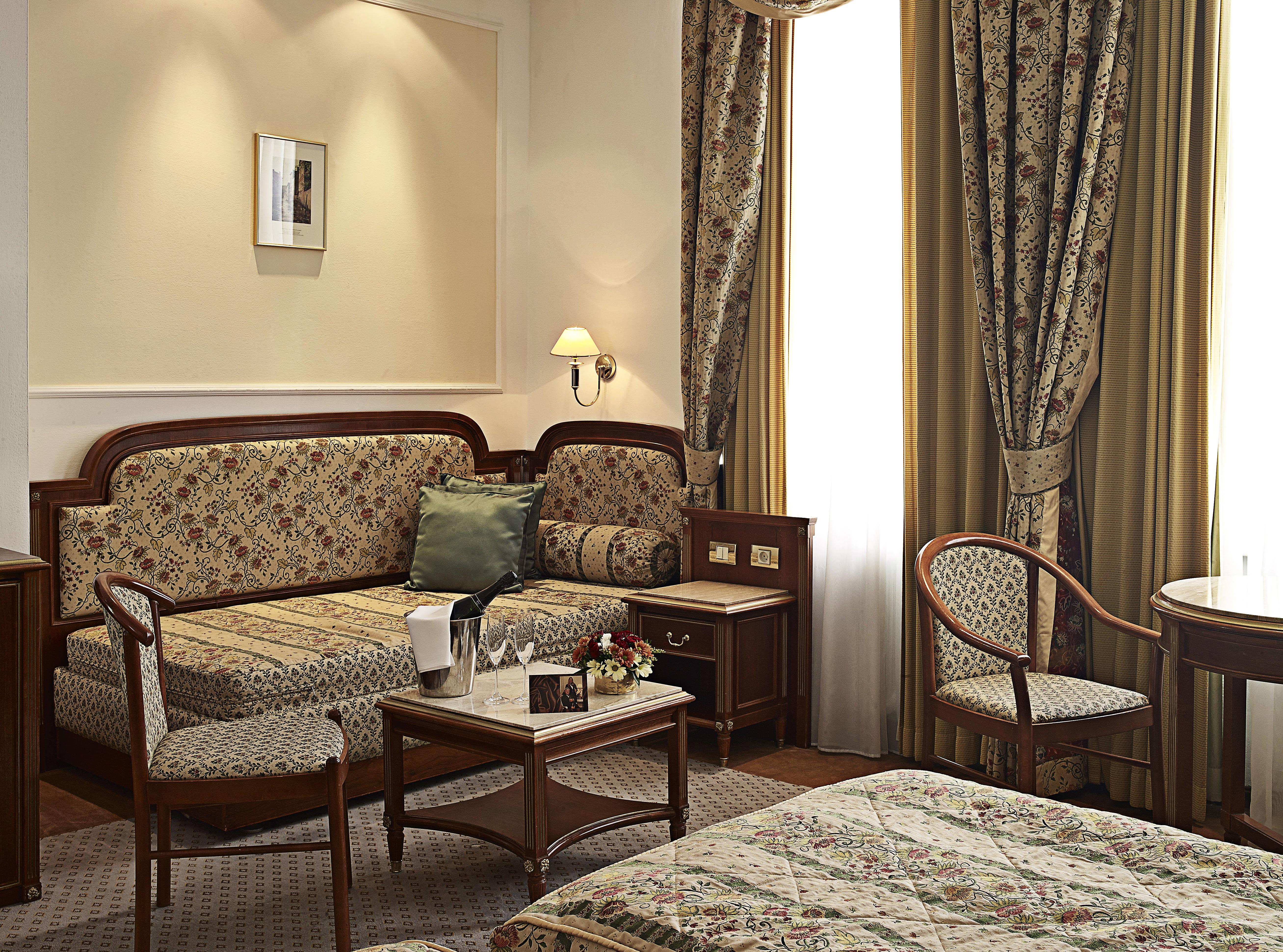 فندق أمباسادور زلاتا هوسا براغ المظهر الخارجي الصورة A room at the hotel